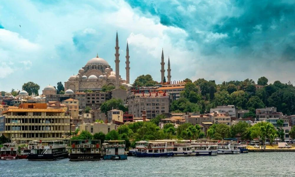 Κωνσταντινούπολη: Υπάρχει 43,6% πιθανότητα να εκδηλωθεί σεισμού άνω των 6,5 Ρίχτερ σύμφωνα με τον Χουλιάρα